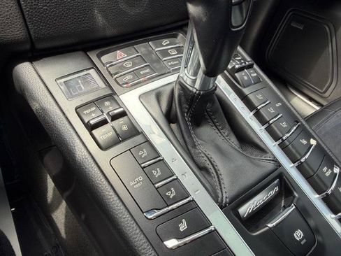 Used 2018 Porsche Macan GTS AWD/4WD image 49