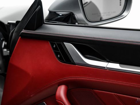 Used 2021 Porsche 911 Turbo S image 90