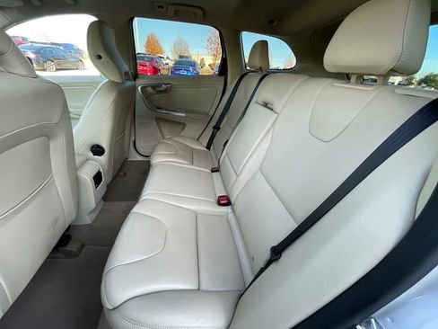 Used 2015 Volvo XC60 T6 Platinum image 23