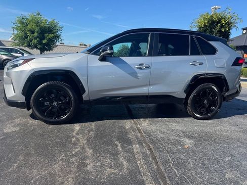Used 2022 Toyota RAV4 XSE AWD/4WD image 2