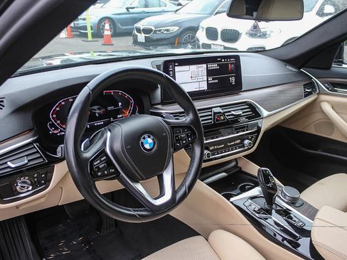 Used 2021 BMW 530i w/ Convenience Package RWD image 16