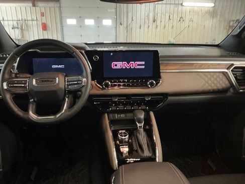 Certified 2025 GMC Canyon Denali image 18