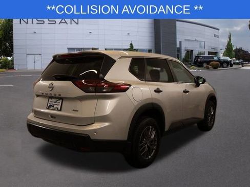 Used 2025 Nissan Rogue S image 3