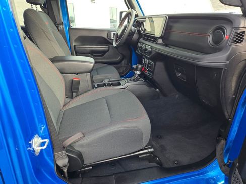 Used 2025 Jeep Wrangler Unlimited Rubicon AWD/4WD image 7