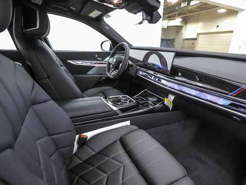 New 2026 BMW 750e xDrive w/ Executive Package AWD/4WD image 31