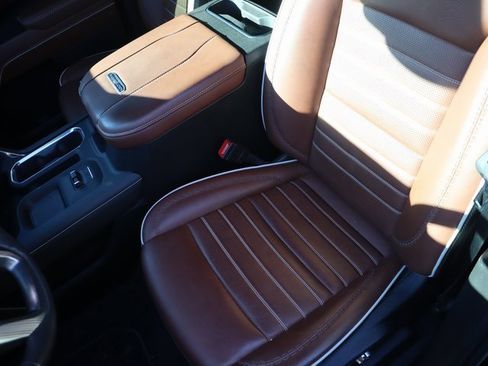 Used 2025 GMC Sierra 2500 Denali Ultimate image 16