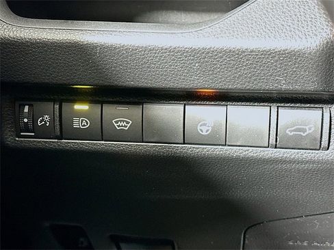 Used 2023 Toyota RAV4 XLE Premium image 10