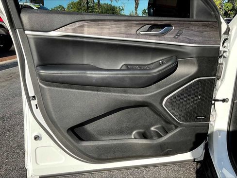 Used 2021 Jeep Grand Cherokee L Limited image 22