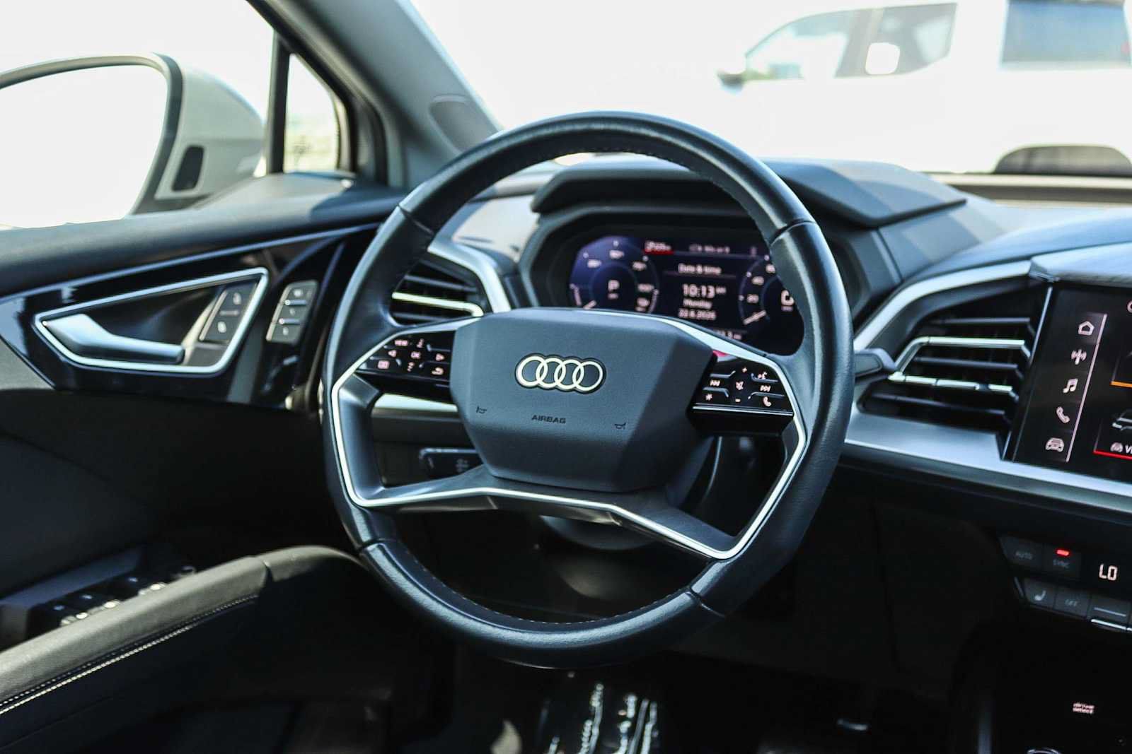 Used 2023 Audi Q4 e-tron Premium w/ Convenience Package RWD image 21