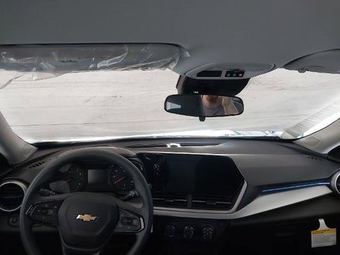 New 2026 Chevrolet Trax LS image 5