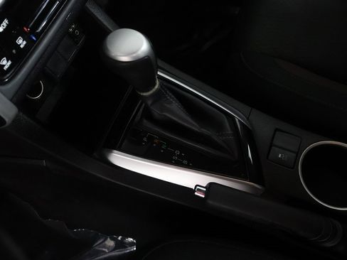 Used 2019 Toyota Corolla LE image 40