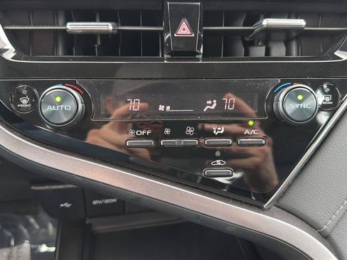 Used 2024 Toyota Camry LE FWD image 11