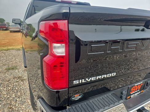 Used 2024 Chevrolet Silverado 1500 LT AWD/4WD image 35