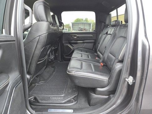 Used 2019 RAM 1500 Limited w/ Body Color Bumper Group image 6