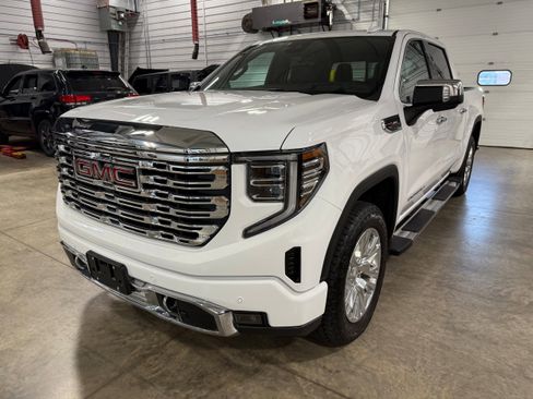Used 2024 GMC Sierra 1500 Denali w/ Technology Package image 29