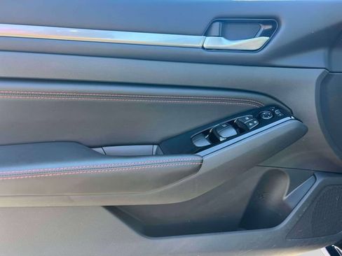 Certified 2023 Nissan Altima 2.5 SR FWD image 18