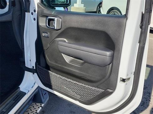 Used 2024 Jeep Wrangler Sport S image 16