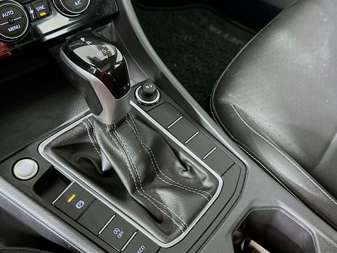 Used 2024 Volkswagen Jetta SE FWD image 17