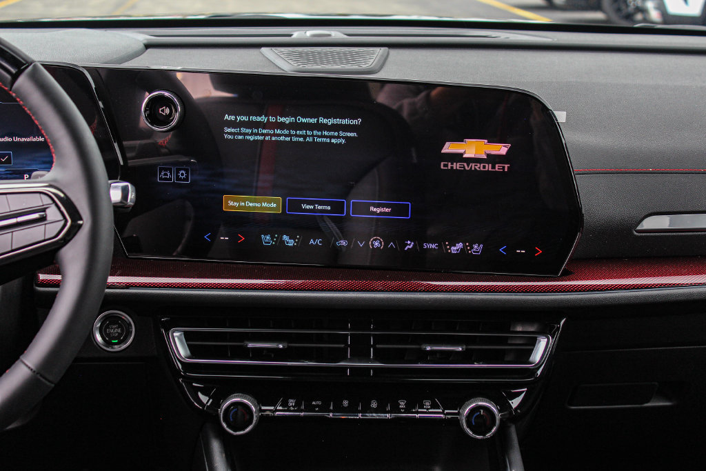 New 2026 Chevrolet Traverse RS w/ LPO, Floor Liner Package FWD image 16