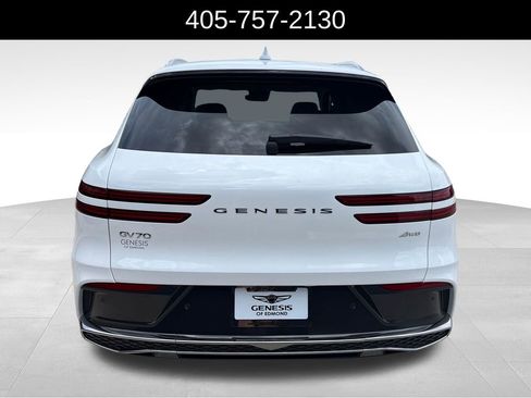 Used 2026 Genesis GV70 2.5T Advanced AWD/4WD image 4