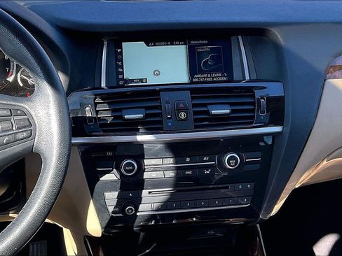 Used 2017 BMW X3 xDrive28i image 9