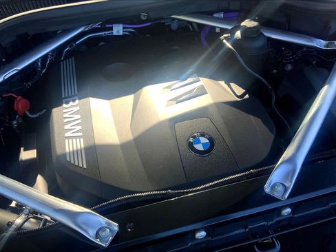 Used 2026 BMW X5 xDrive40i w/ Executive Package image 17