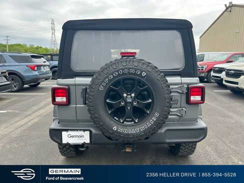 Used 2022 Jeep Wrangler Unlimited Sport AWD/4WD image 5