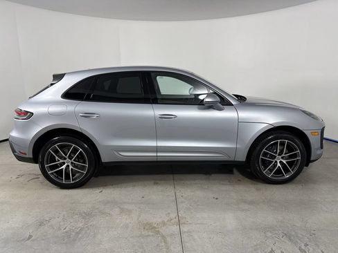 Certified 2026 Porsche Macan AWD/4WD image 8