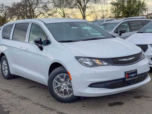 New 2026 Chrysler Voyager LX image 2