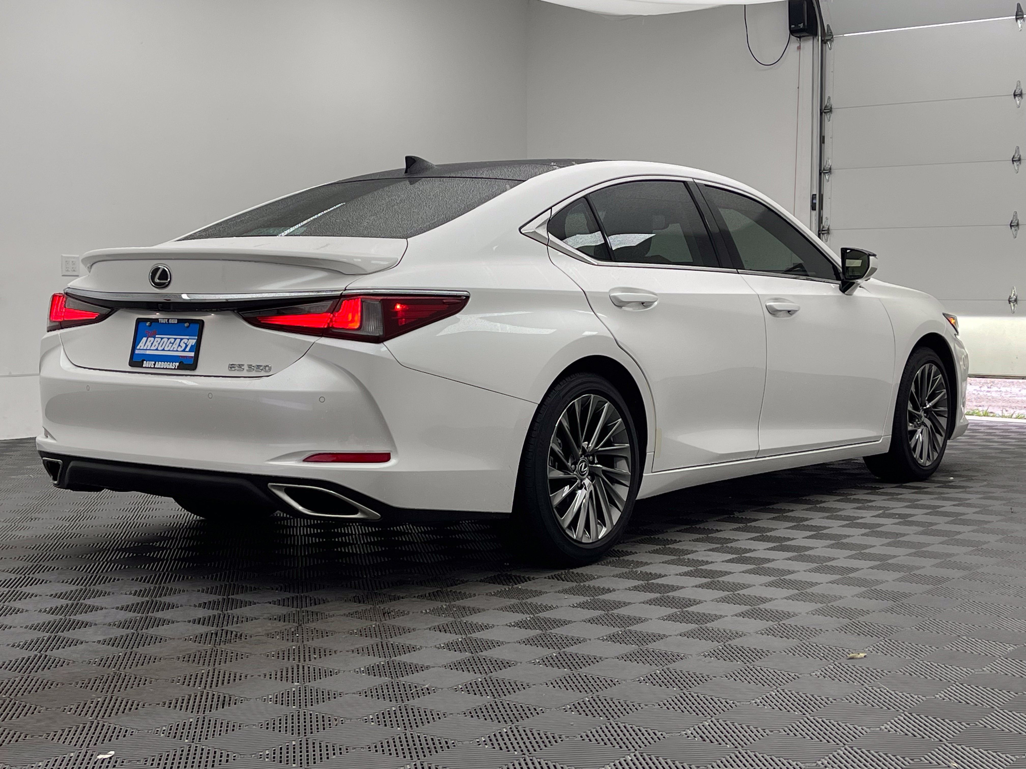 Used 2024 Lexus ES 350 Ultra Luxury w/ Accessory Package (Z2) FWD image 8