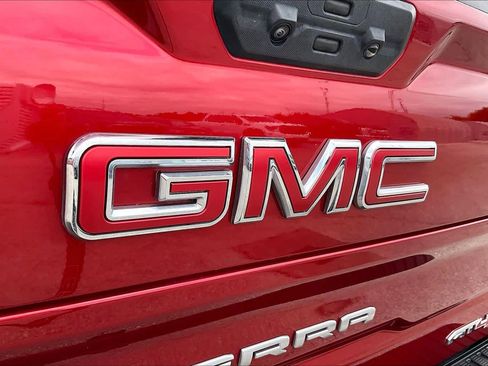 Used 2024 GMC Sierra 1500 AT4 w/ Technology Package AWD/4WD image 31