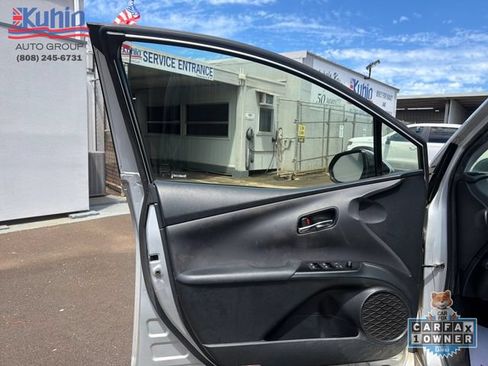Used 2018 Toyota Prius Two FWD image 10