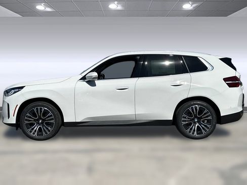 Used 2025 BMW X3 xDrive30i w/ Convenience Package image 2