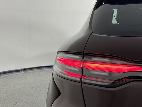 Certified 2026 Porsche Macan image 16