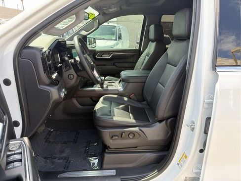 Used 2023 GMC Sierra 1500 SLT w/ SLT Premium Plus Package AWD/4WD image 18