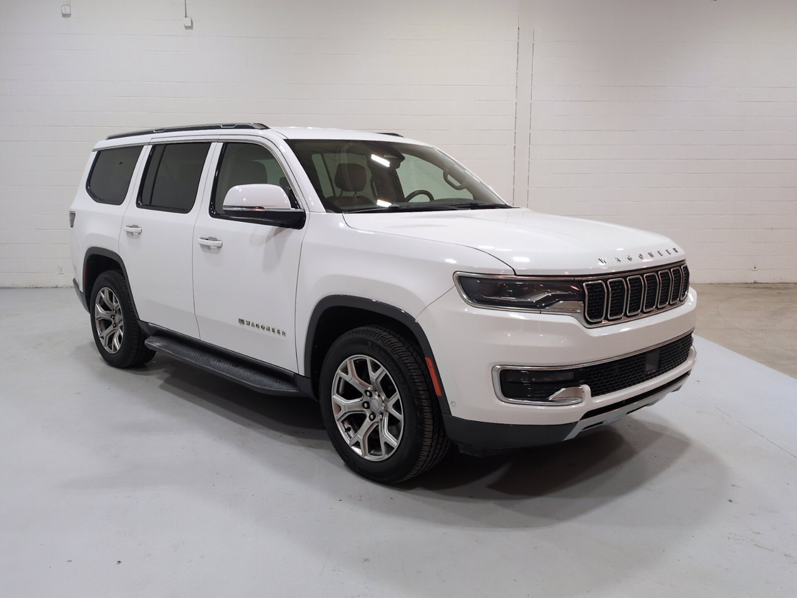 Used 2022 Jeep Wagoneer Series II AWD/4WD image 2
