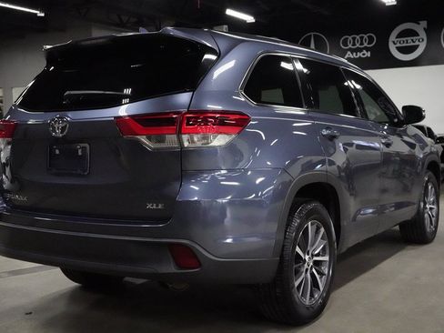 Used 2018 Toyota Highlander XLE FWD image 5