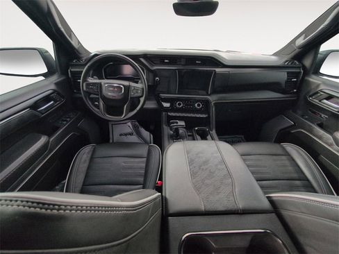 Used 2024 GMC Sierra 1500 AT4X image 10