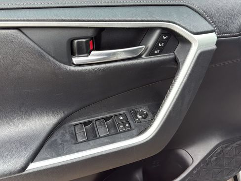 Used 2020 Toyota RAV4 Limited w/ Limited Grade Weather Package FWD image 11