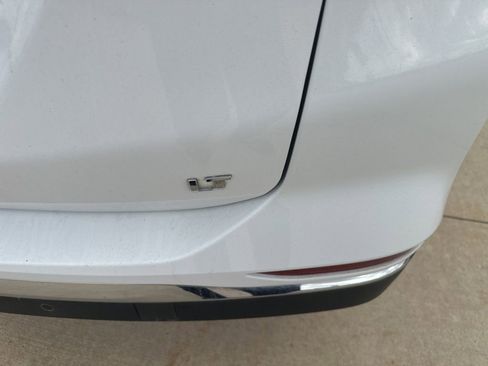 Used 2018 Chevrolet Equinox LT FWD image 28