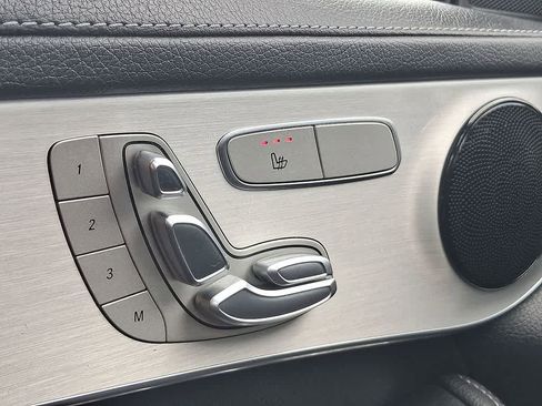 Used 2022 Mercedes-Benz GLC 43 AMG 4MATIC image 19