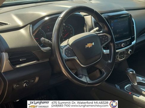 Certified 2020 Chevrolet Traverse LT FWD image 11