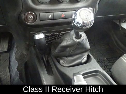 Used 2016 Jeep Wrangler Rubicon w/ Power Convenience Group image 23