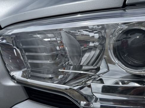 Used 2022 Toyota Tacoma SR5 image 10