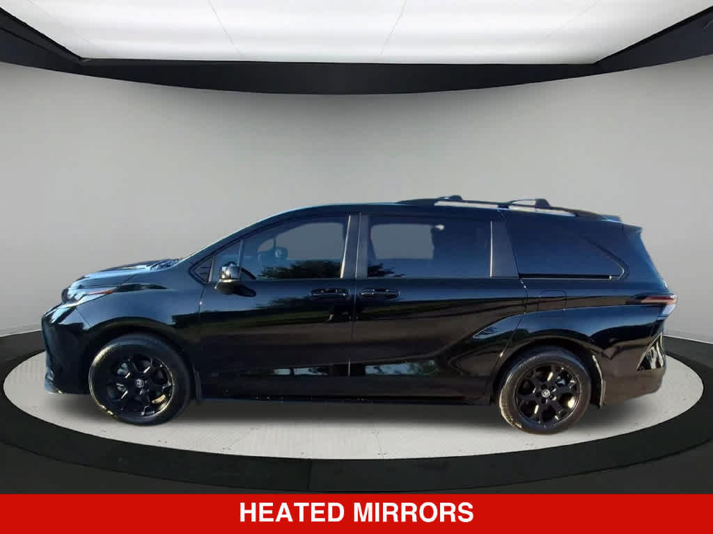 Used 2025 Toyota Sienna XLE Woodland Edition AWD/4WD image 3