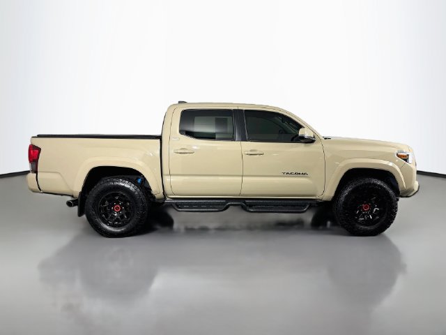 Used 2020 Toyota Tacoma SR5 w/ Technology Package AWD/4WD image 8