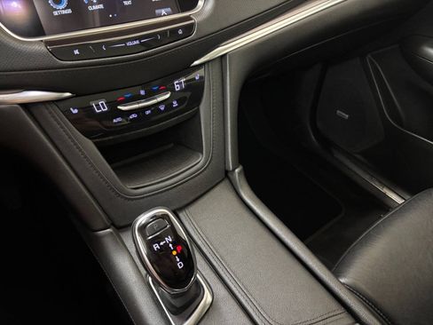 Used 2019 Cadillac XT5 Luxury AWD/4WD image 11