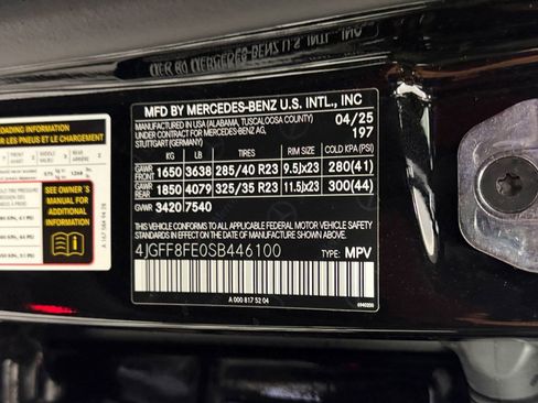 Used 2025 Mercedes-Benz GLS 580 4MATIC image 21