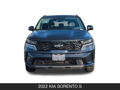 Used 2022 Kia Sorento S image 4