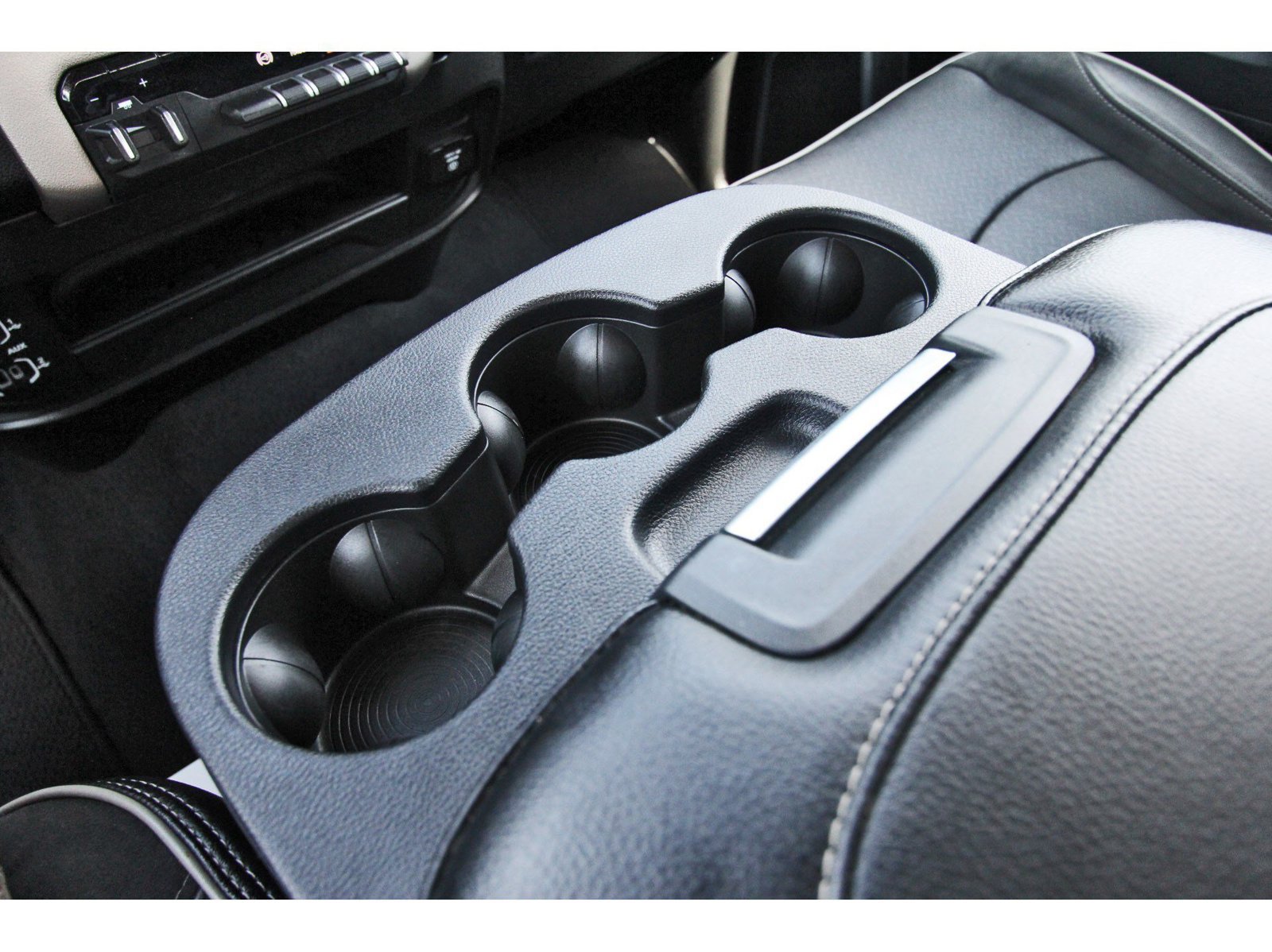 Used 2024 RAM 2500 Laramie w/ Safety Group AWD/4WD image 33